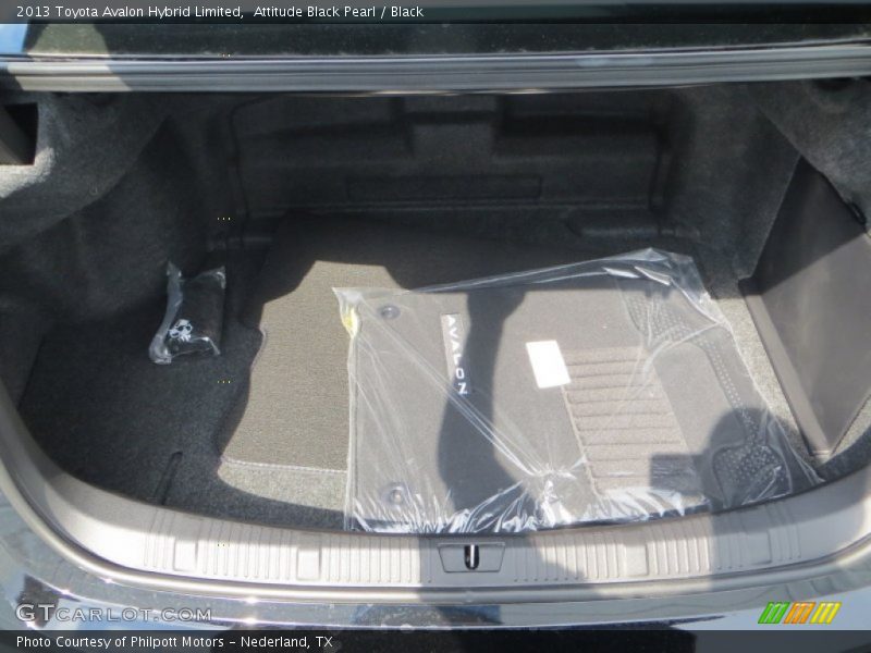 Attitude Black Pearl / Black 2013 Toyota Avalon Hybrid Limited