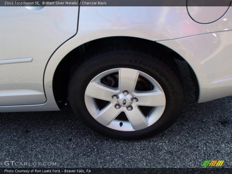 Brilliant Silver Metallic / Charcoal Black 2009 Ford Fusion SE