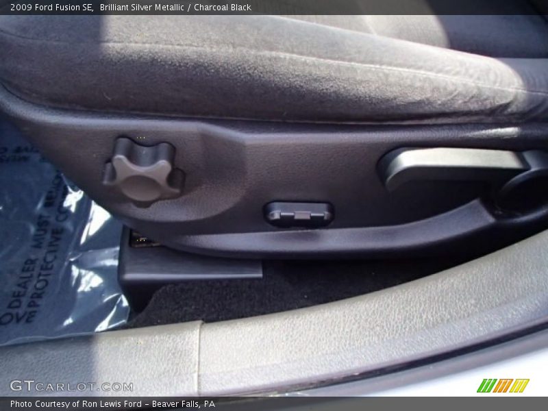 Brilliant Silver Metallic / Charcoal Black 2009 Ford Fusion SE