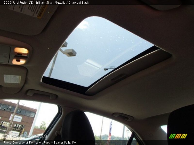 Brilliant Silver Metallic / Charcoal Black 2009 Ford Fusion SE