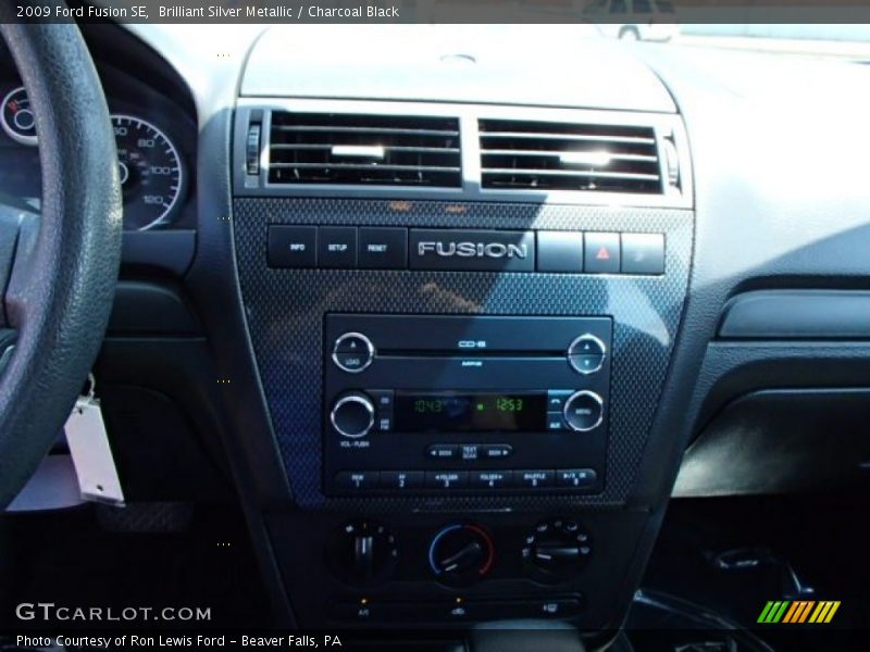 Brilliant Silver Metallic / Charcoal Black 2009 Ford Fusion SE