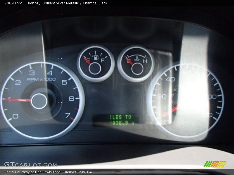 Brilliant Silver Metallic / Charcoal Black 2009 Ford Fusion SE