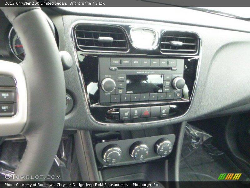 Bright White / Black 2013 Chrysler 200 Limited Sedan
