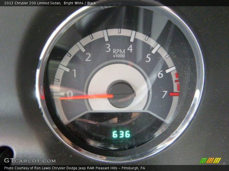 Bright White / Black 2013 Chrysler 200 Limited Sedan