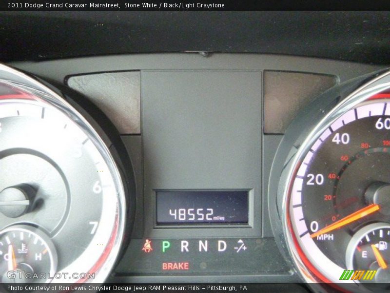 Stone White / Black/Light Graystone 2011 Dodge Grand Caravan Mainstreet
