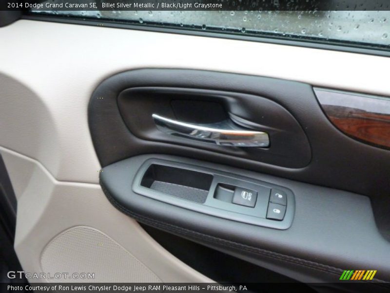 Billet Silver Metallic / Black/Light Graystone 2014 Dodge Grand Caravan SE