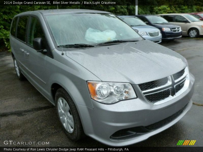Front 3/4 View of 2014 Grand Caravan SE