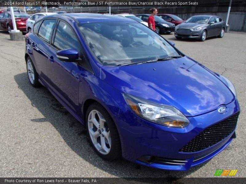 Front 3/4 View of 2014 Focus ST Hatchback