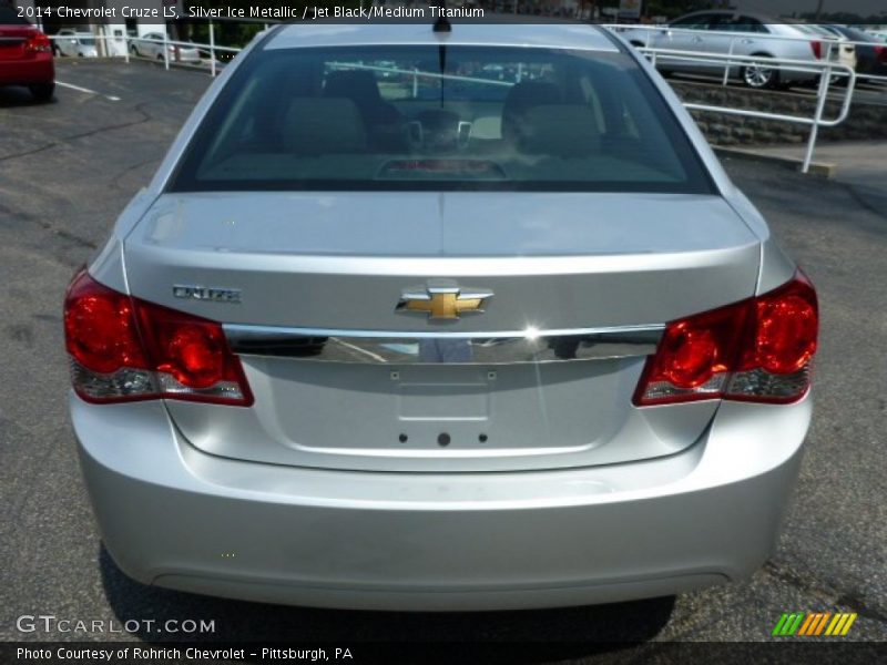 Silver Ice Metallic / Jet Black/Medium Titanium 2014 Chevrolet Cruze LS