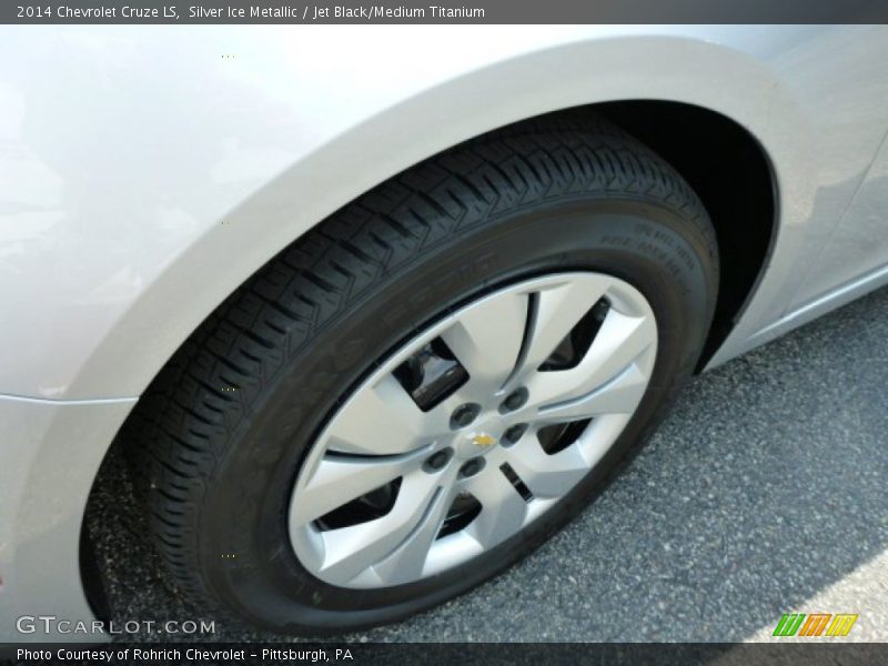 Silver Ice Metallic / Jet Black/Medium Titanium 2014 Chevrolet Cruze LS