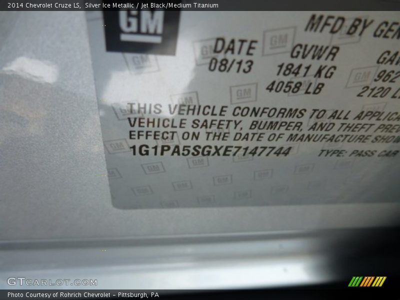 Silver Ice Metallic / Jet Black/Medium Titanium 2014 Chevrolet Cruze LS