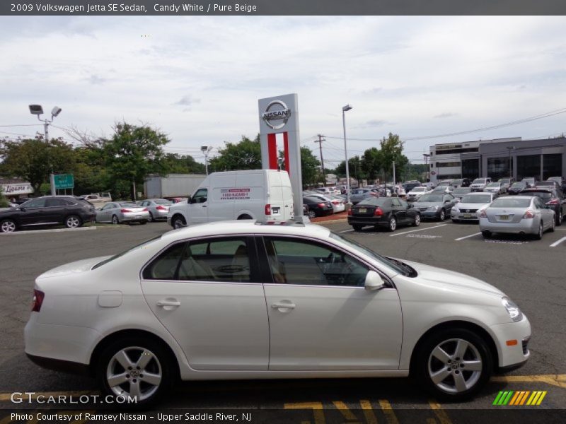 Candy White / Pure Beige 2009 Volkswagen Jetta SE Sedan