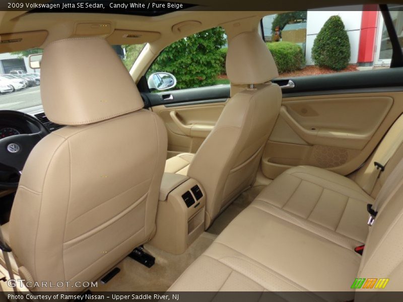 Candy White / Pure Beige 2009 Volkswagen Jetta SE Sedan
