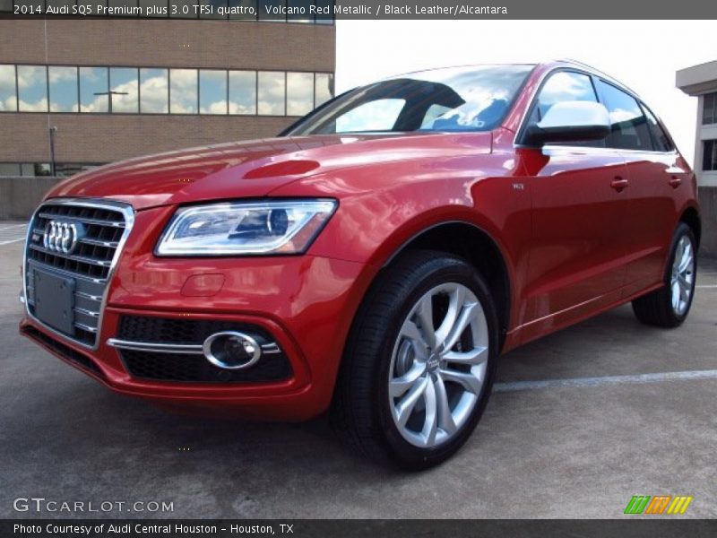 Front 3/4 View of 2014 SQ5 Premium plus 3.0 TFSI quattro