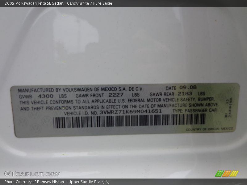 Candy White / Pure Beige 2009 Volkswagen Jetta SE Sedan