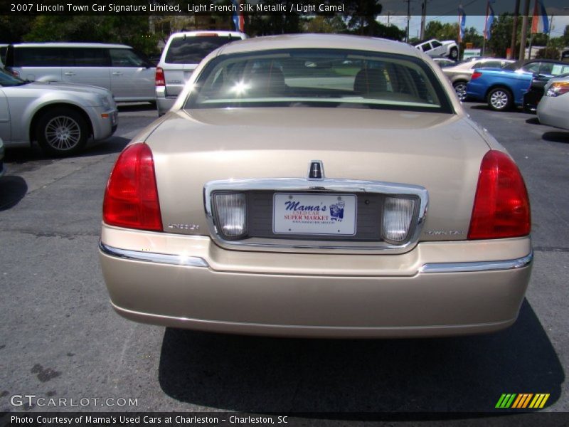 Light French Silk Metallic / Light Camel 2007 Lincoln Town Car Signature Limited