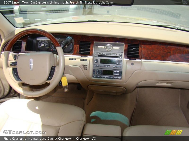 Light French Silk Metallic / Light Camel 2007 Lincoln Town Car Signature Limited