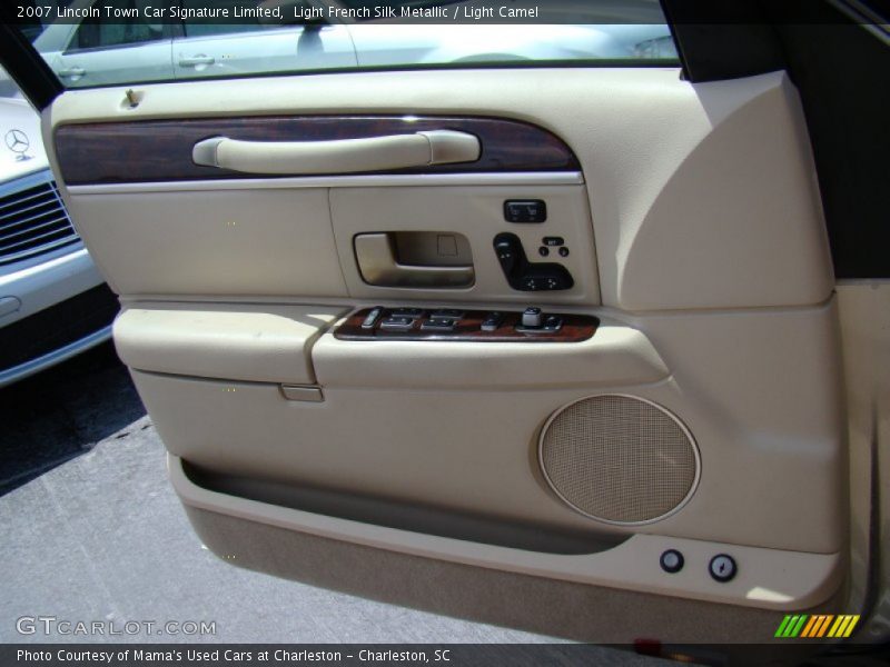 Light French Silk Metallic / Light Camel 2007 Lincoln Town Car Signature Limited