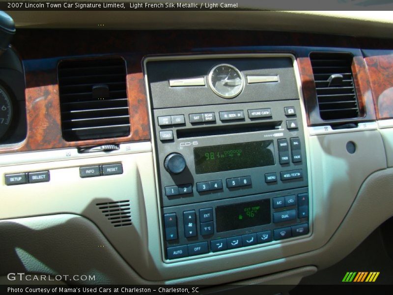 Light French Silk Metallic / Light Camel 2007 Lincoln Town Car Signature Limited