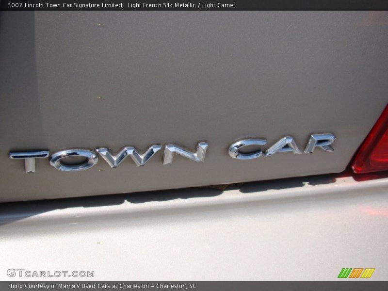 Light French Silk Metallic / Light Camel 2007 Lincoln Town Car Signature Limited