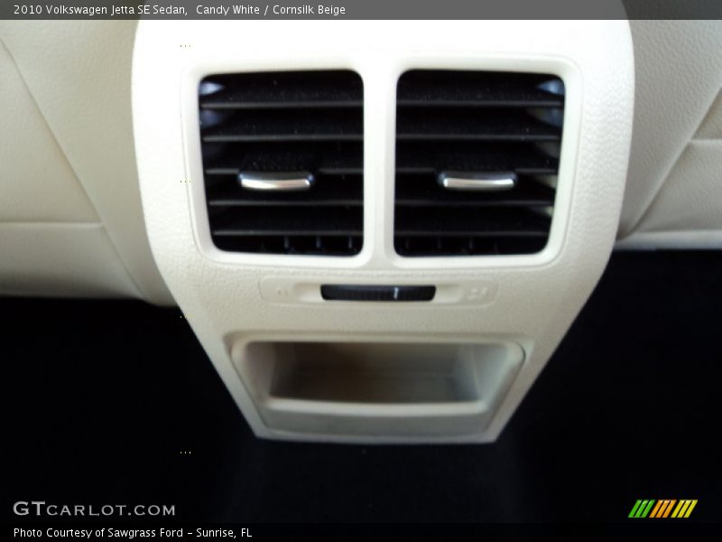 Candy White / Cornsilk Beige 2010 Volkswagen Jetta SE Sedan