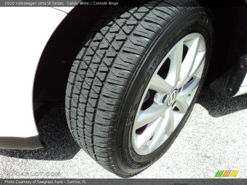 Candy White / Cornsilk Beige 2010 Volkswagen Jetta SE Sedan