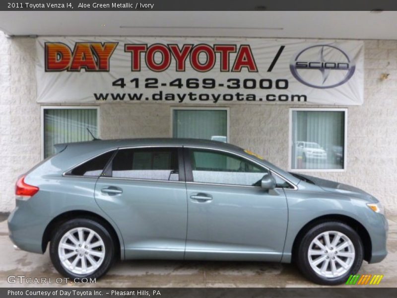 Aloe Green Metallic / Ivory 2011 Toyota Venza I4
