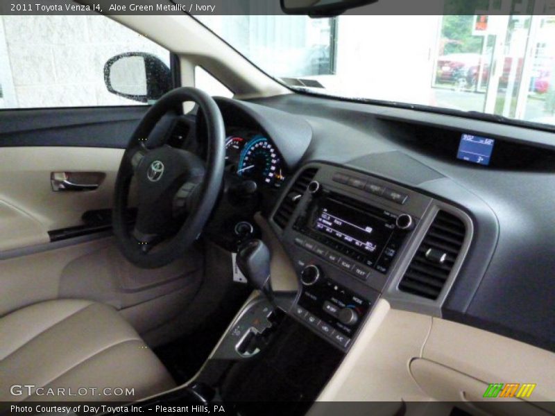 Aloe Green Metallic / Ivory 2011 Toyota Venza I4