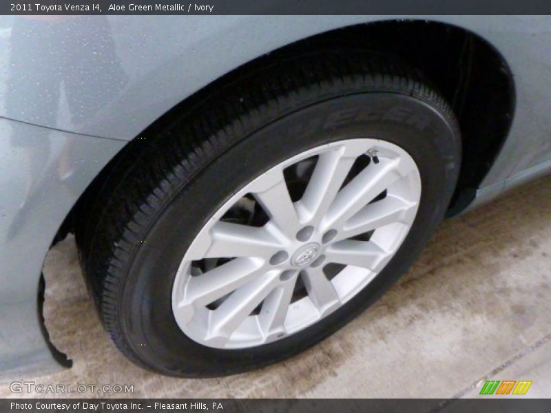 Aloe Green Metallic / Ivory 2011 Toyota Venza I4