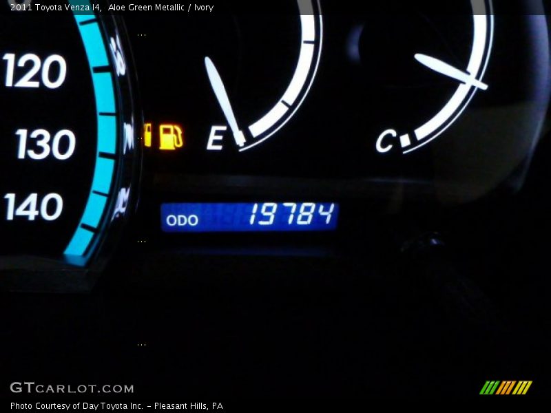 Aloe Green Metallic / Ivory 2011 Toyota Venza I4