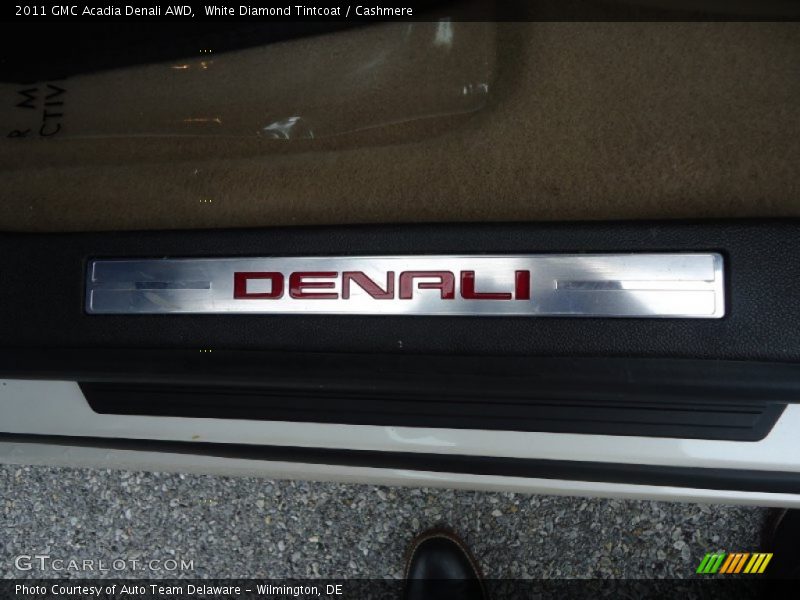 White Diamond Tintcoat / Cashmere 2011 GMC Acadia Denali AWD