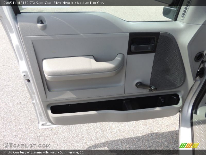 Silver Metallic / Medium Flint Grey 2005 Ford F150 STX SuperCab