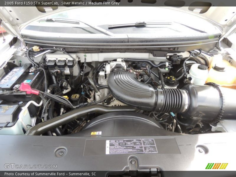 Silver Metallic / Medium Flint Grey 2005 Ford F150 STX SuperCab