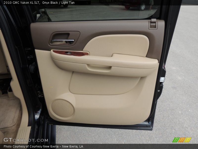 Onyx Black / Light Tan 2010 GMC Yukon XL SLT
