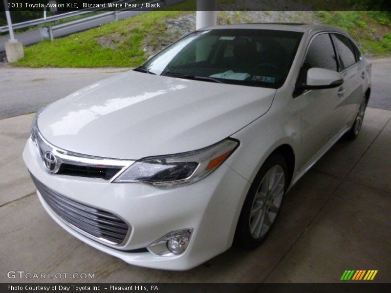 Blizzard White Pearl / Black 2013 Toyota Avalon XLE