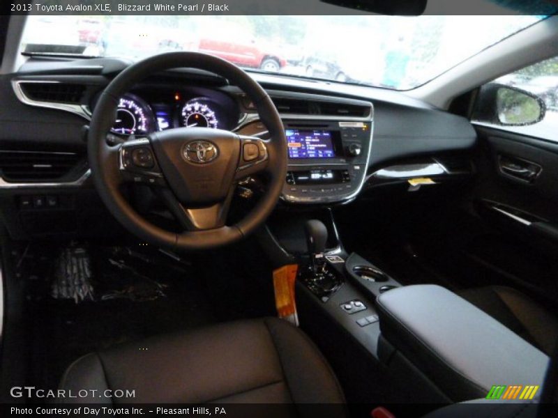 Blizzard White Pearl / Black 2013 Toyota Avalon XLE