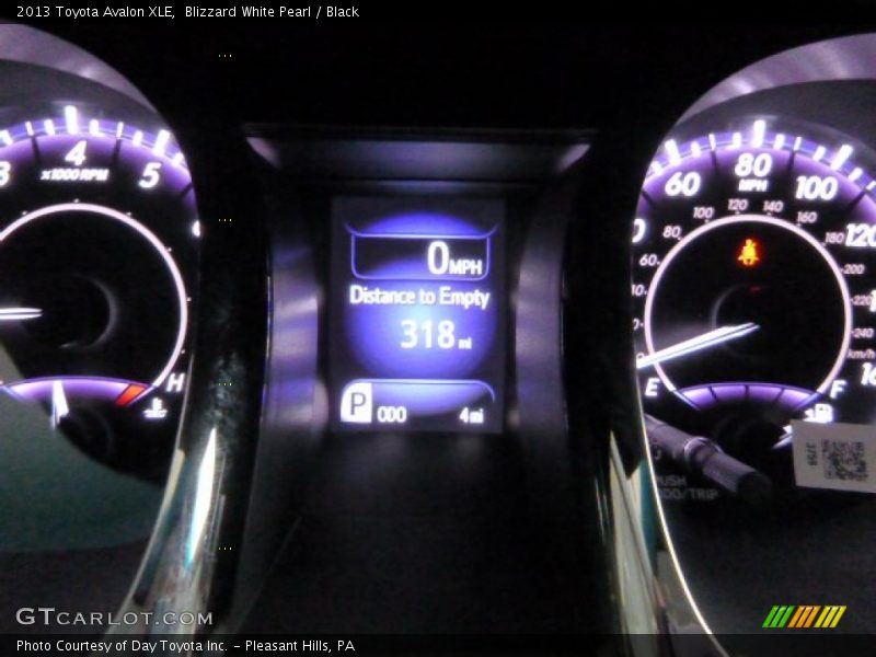 Blizzard White Pearl / Black 2013 Toyota Avalon XLE