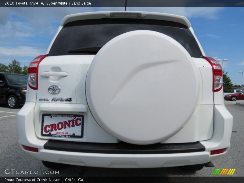 Super White / Sand Beige 2010 Toyota RAV4 I4