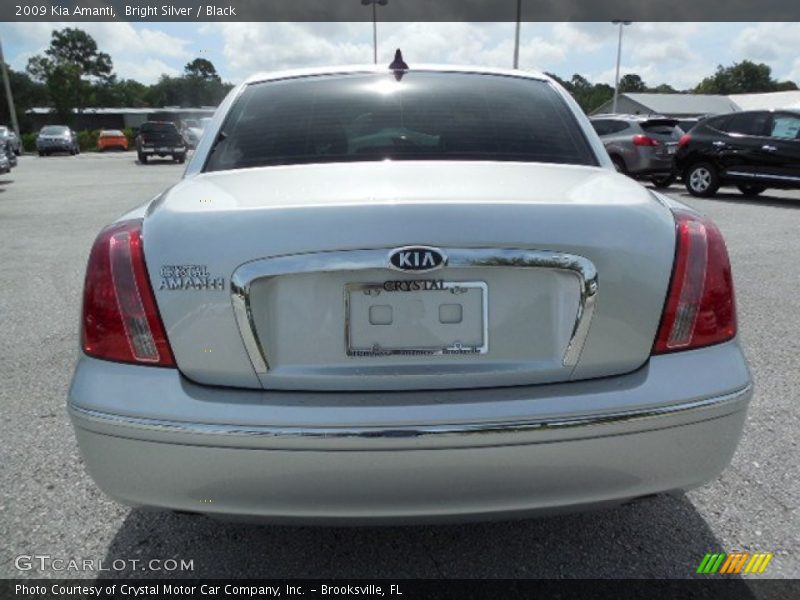 Bright Silver / Black 2009 Kia Amanti