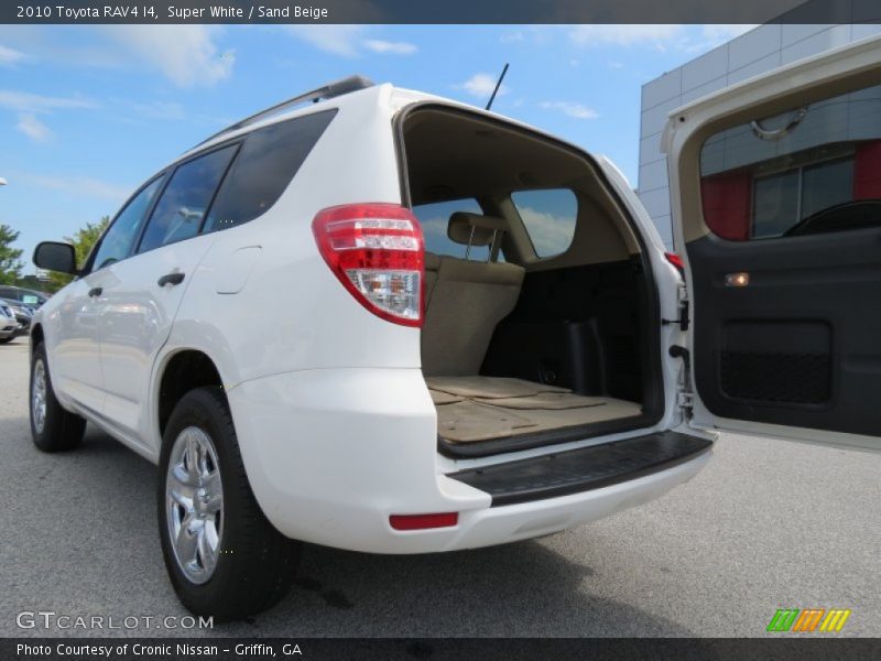Super White / Sand Beige 2010 Toyota RAV4 I4