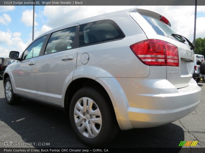 Bright Silver Metallic / Black 2014 Dodge Journey SE