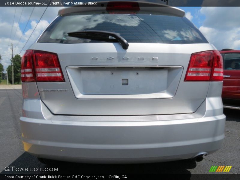 Bright Silver Metallic / Black 2014 Dodge Journey SE