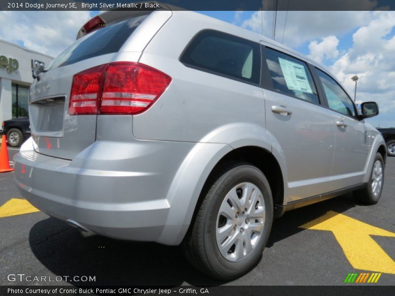 Bright Silver Metallic / Black 2014 Dodge Journey SE
