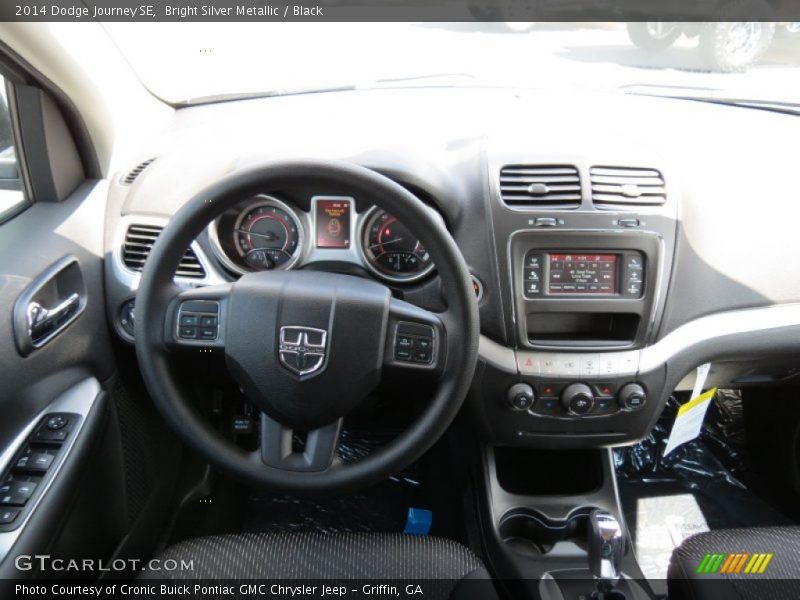 Bright Silver Metallic / Black 2014 Dodge Journey SE
