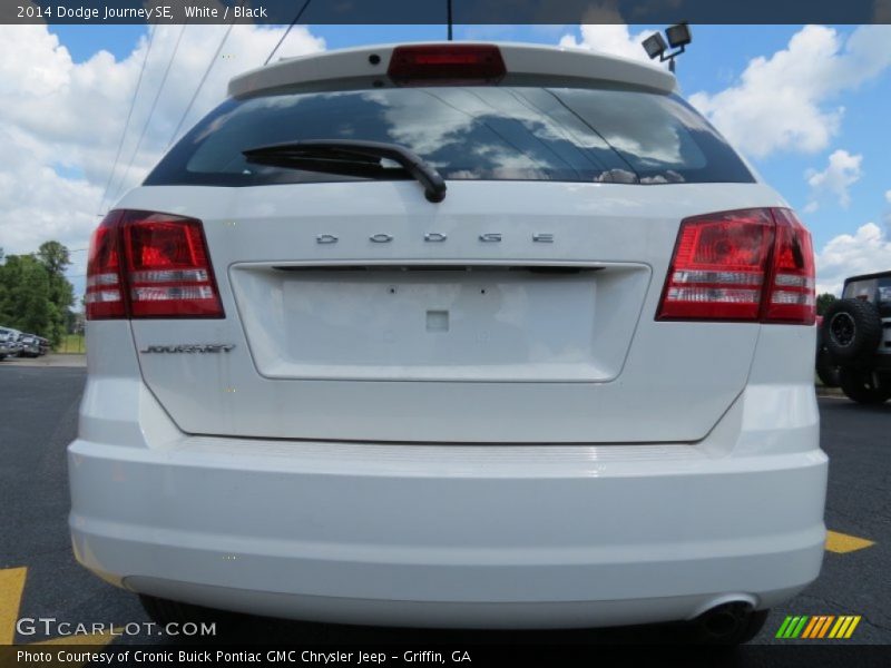 White / Black 2014 Dodge Journey SE