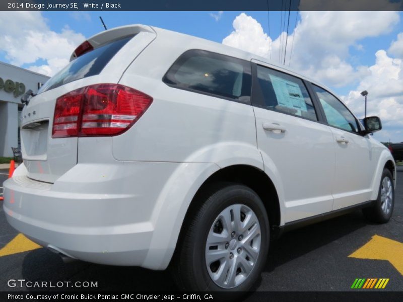 White / Black 2014 Dodge Journey SE
