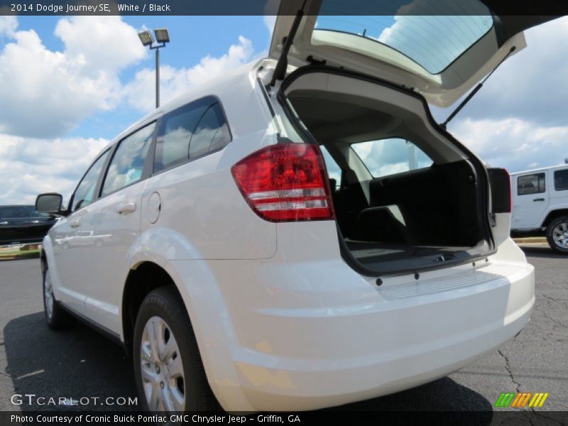 White / Black 2014 Dodge Journey SE