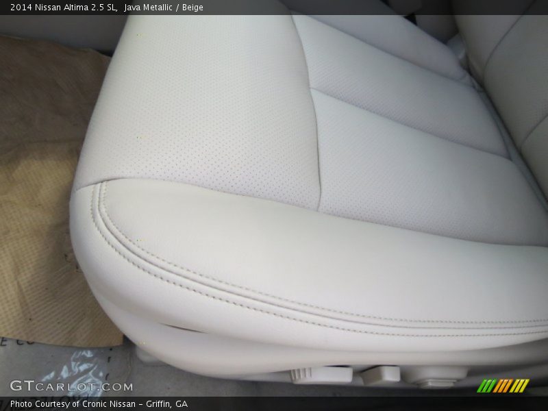 Front Seat of 2014 Altima 2.5 SL