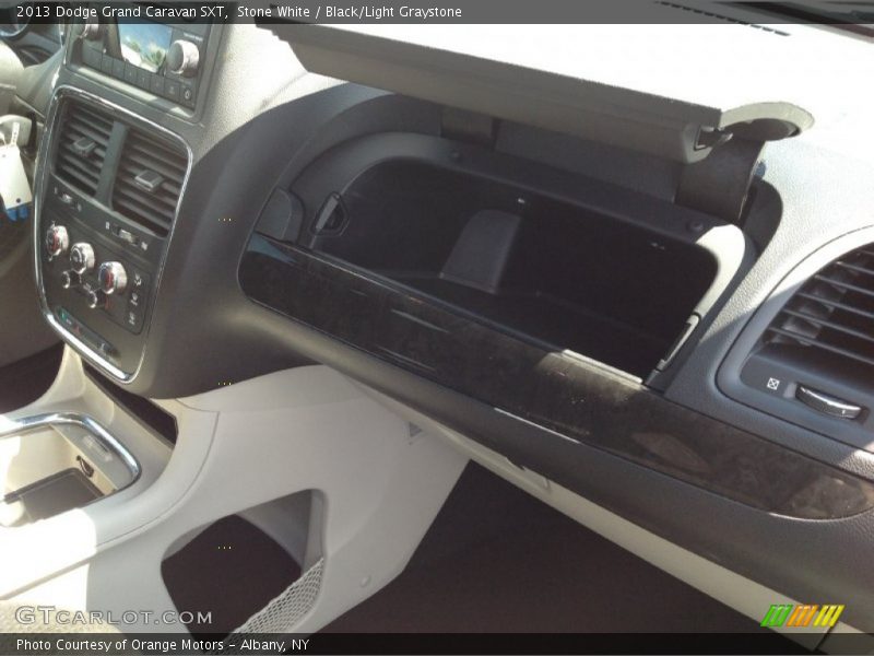Stone White / Black/Light Graystone 2013 Dodge Grand Caravan SXT
