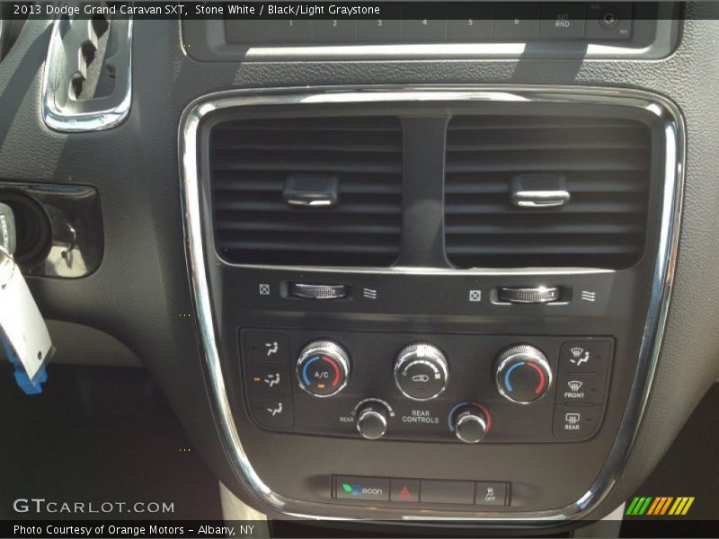 Stone White / Black/Light Graystone 2013 Dodge Grand Caravan SXT